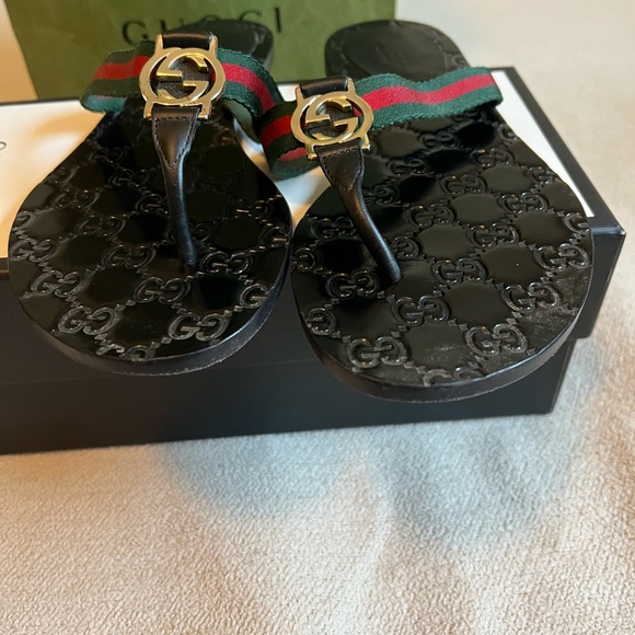 Authentic Gucci slides size 37.5 - Picture 4 of 6
